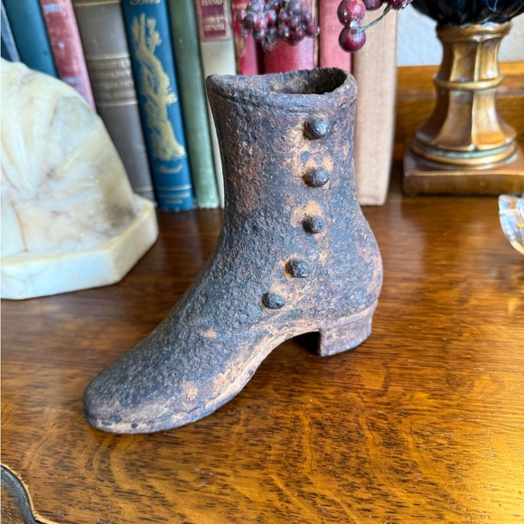 Victorian Cast Iron Boot Mold from Norwich Connecticut - Picture 15 of 16